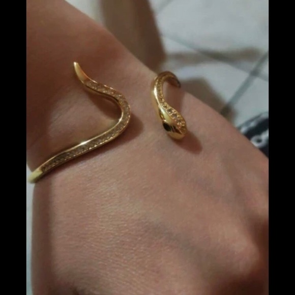 - 18kt gold plated bracelet with Swarovski elements - Picture 6 of 13